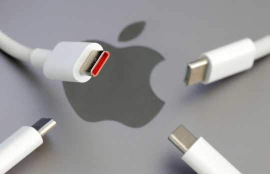 根据欧盟规定，苹果iPhone最晚2024年12月28日非改USB-C不可。
