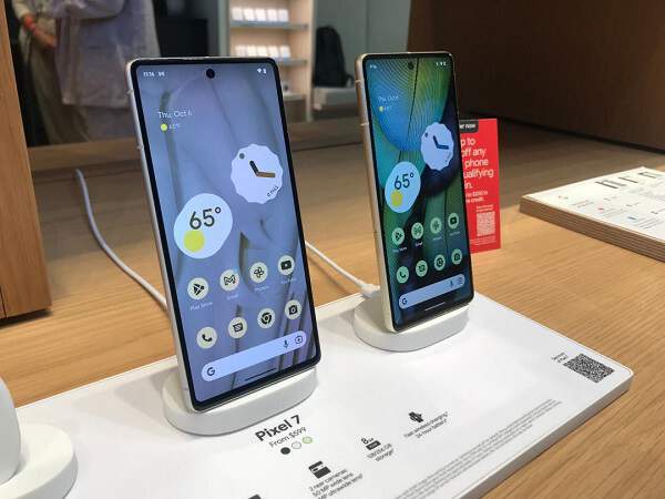 Google Pixel 7系列採光学屏幕指纹感测器，新一代可能升级超音波技术。