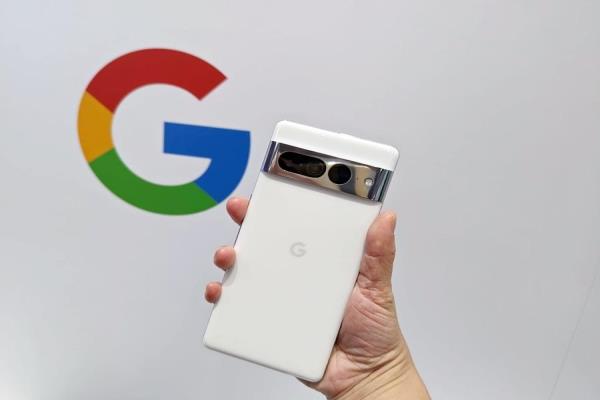 图为今年新一代的6.7吋GooglePixel7Pro旗舰手机。