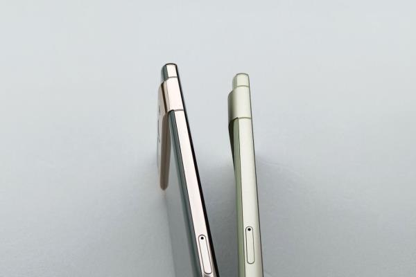 左：Pixel7Pro／右：Pixel7。