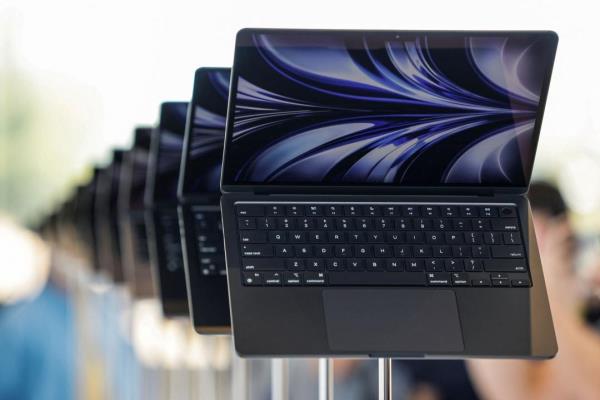 外传苹果准备推出15.5吋MacBookAir