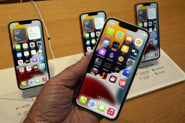 旧iPhone卡顿先把不用的App删掉，以及转移照片、影片等档案。