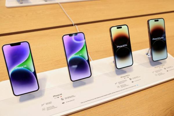苹果iPhone旗舰系列手机，皆采用OLED面板。图为今年上市的iPhoe14全系列四款机型。