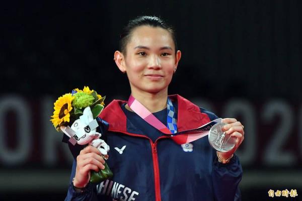 世界球后戴资颖夺下奥运羽球女单银牌。