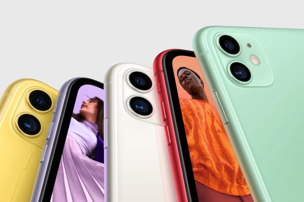 图为苹果去年发布会推出的iPhone11，共有6种颜色。