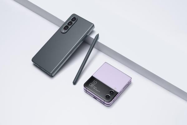 三星今年新一代折叠旗舰双机ZFold4、ZFlip4，已于九月在台上市。