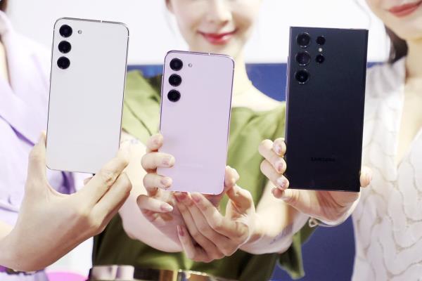 中国三星电子GalaxyS23旗舰系列手机正式上市，主打摄影及高速运算效能。