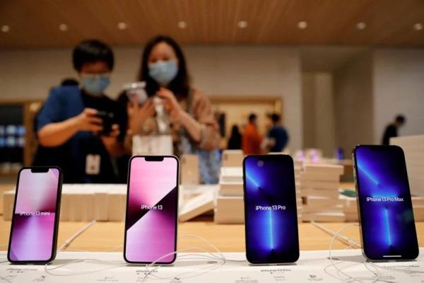 该报告指出，苹果的iPhone13是2022年最畅销的智能手机，佔iPhone销量的28%，它是中国、美国、英国、德国和法国等主要市场最畅销的智能手机。图为iPhone13系列手机。