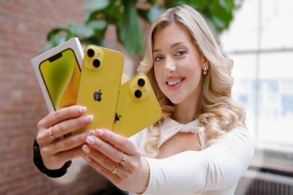 苹果官网iPhone14的“黄色”，颜色似乎比实机还深，引起网友评价两极。