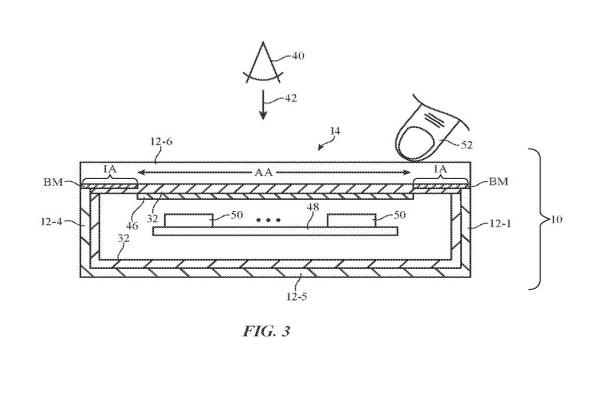 iPhone在申请专利中的文件中曝光了未来可能的折叠机样貌。截自专利申请书
