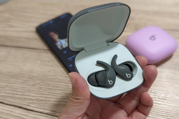 运动版 AirPods Pro分身？Beats Fit Pro 降噪耳机开箱实测优缺解析