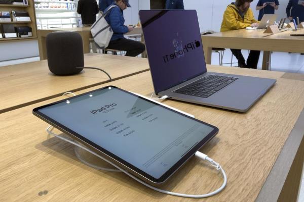 买iPad还是MacBook？网一面倒“它做报告母汤会后悔”