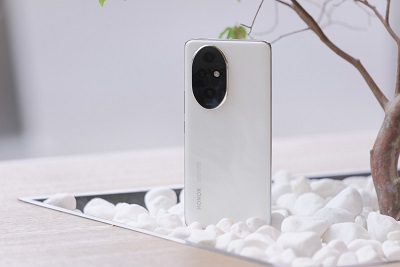 荣耀200 Pro：雅顾光影人像算法引领手机摄影新潮流
