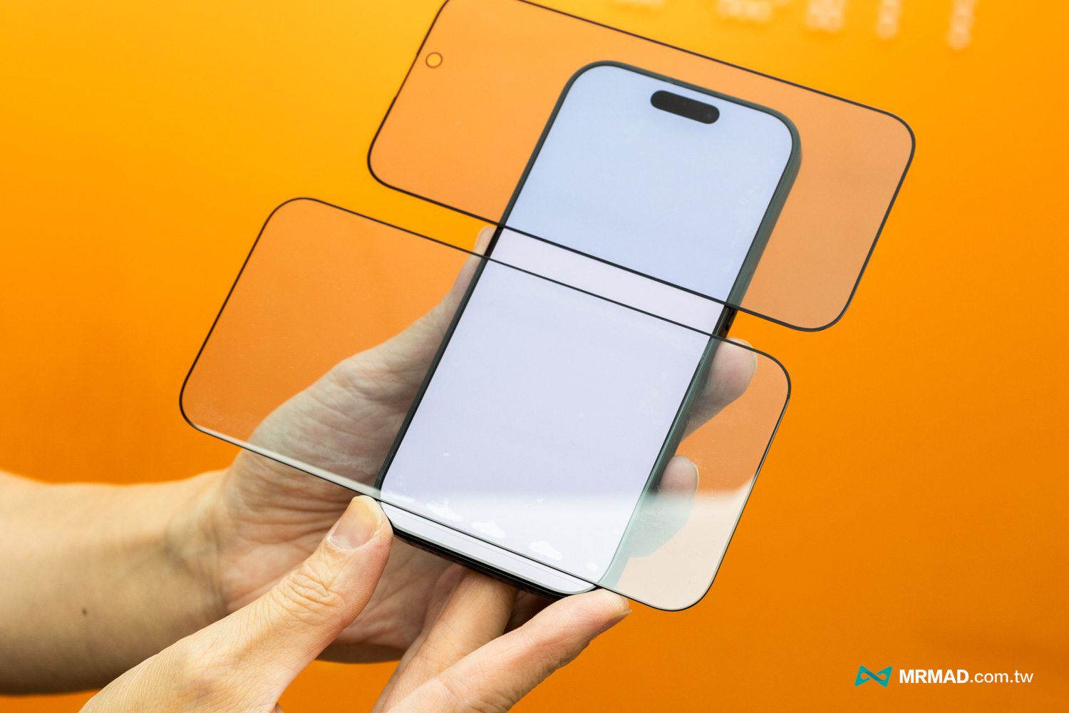 iPhone 17屏幕保护膜损伤抗反射涂层？